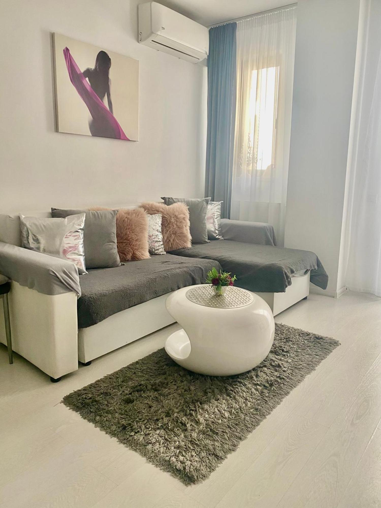 White Luxury Apartment 锡比乌 外观 照片